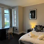 Hollow Way House